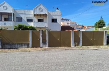 House 4 Bedrooms in Cernache do Bonjardim, Nesperal e Palhais
