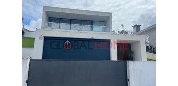 House 3 Bedrooms in Bougado (São Martinho e Santiago)