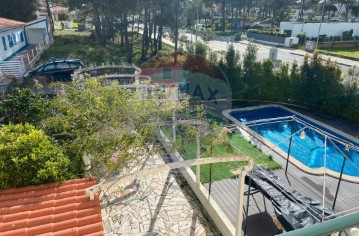 House 5 Bedrooms in Sesimbra (Santiago)