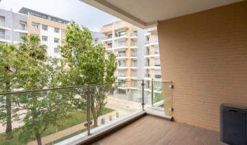 Apartamento 2 Quartos em Carcavelos e Parede