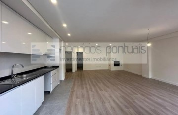 Apartment 3 Bedrooms in Braga (Maximinos, Sé e Cividade)