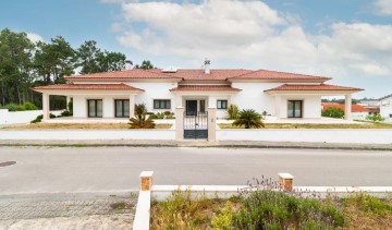 House 5 Bedrooms in Nazaré