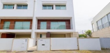 House 4 Bedrooms in Silvares