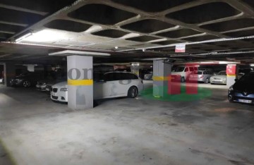 Garagem em Massamá e Monte Abraão