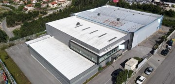 Industrial building / warehouse in Sobrado e Bairros