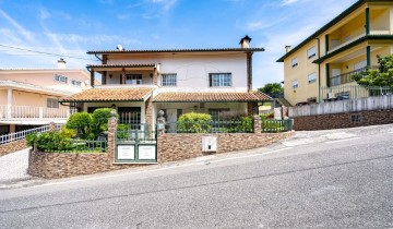 Maison 4 Chambres à Carvalho