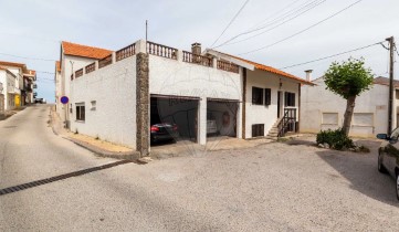 House 4 Bedrooms in Lavos