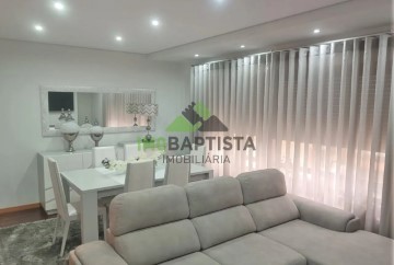 Apartamento 3 Quartos em Lourosa