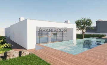 House 3 Bedrooms in Mexilhoeira Grande