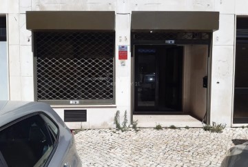 Commercial premises in Sacavém e Prior Velho