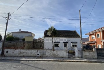 Moradia  em Charneca de Caparica e Sobreda