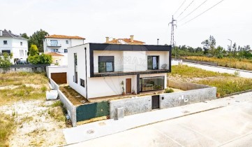 House 3 Bedrooms in Mortágua, Vale de Remígio, Cortegaça e Almaça