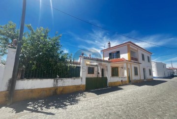 Maison 6 Chambres à Corval