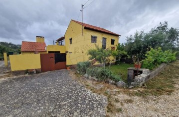 Maison 4 Chambres à Redinha