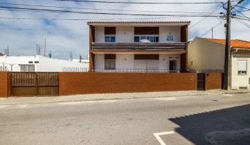 House 9 Bedrooms in Nazaré