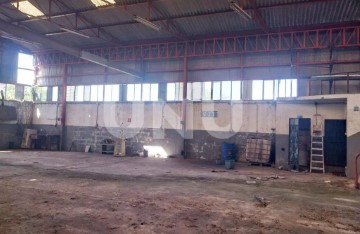 Bâtiment industriel / entrepôt à Carvalhosa
