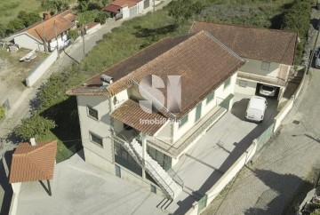 House 2 Bedrooms in Paço de Sousa