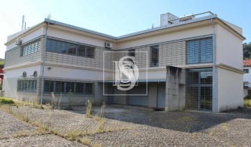 Industrial building / warehouse in Calvos e Frades