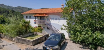 House 5 Bedrooms in Freigil e Miomães