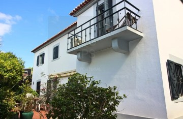 House 6 Bedrooms in Alvalade