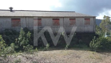 Bâtiment industriel / entrepôt à Vila de Rei