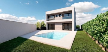 House 4 Bedrooms in Alcains