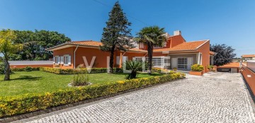 House 5 Bedrooms in Arcozelo