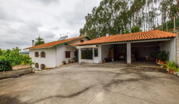 House 4 Bedrooms in Coz, Alpedriz e Montes