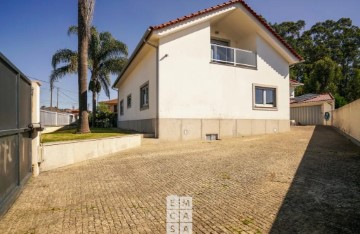 House 2 Bedrooms in Oliveira