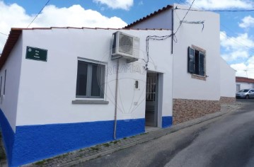 House 1 Bedroom in S.Mig. Pinheiro, S.Pedro Solis, S.Sebastião Carros