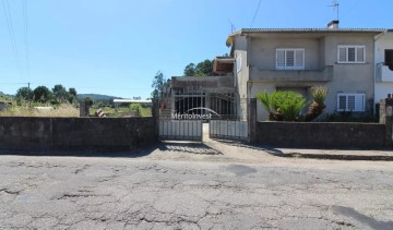 House 2 Bedrooms in Manhente
