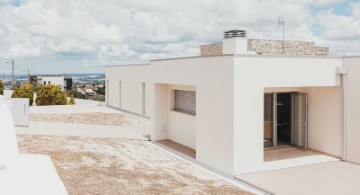 House 5 Bedrooms in Leiria, Pousos, Barreira e Cortes