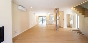 House 3 Bedrooms in Rio Tinto