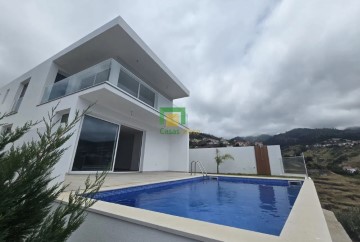 House  in Estreito da Calheta