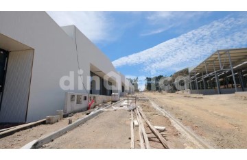 Industrial building / warehouse in Vilarinho das Cambas