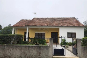 Maison 3 Chambres à Vila Cã