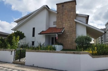 Casa o chalet 6 Habitaciones en St.Tirso, Couto (S.Cristina e S.Miguel) e Burgães