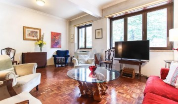 Apartment 4 Bedrooms in Campolide