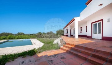 House 6 Bedrooms in Nossa Senhora de Machede