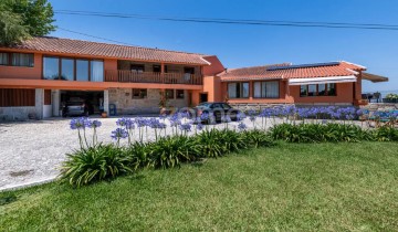 House 5 Bedrooms in Penafiel