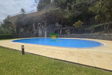 Apartment 2 Bedrooms in Estreito da Calheta