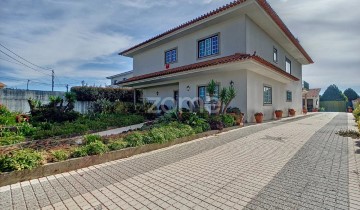 House 6 Bedrooms in São Roque