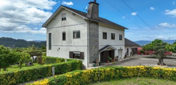 Maison 4 Chambres à Cornes