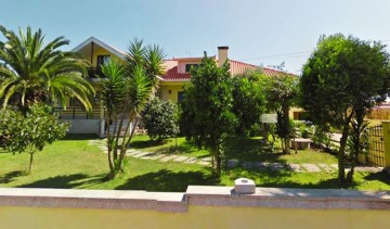 House 6 Bedrooms in Oliveira do Bairro