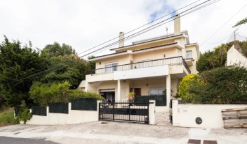 House 5 Bedrooms in Venteira