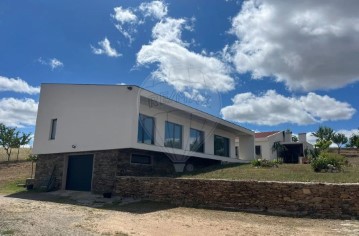 House 3 Bedrooms in Mogadouro, Valverde, Vale de Porco e Vilar de Rei