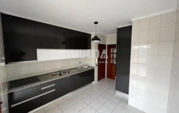 Apartamento 2 Quartos em Santa Maria da Feira, Travanca, Sanfins e Espargo