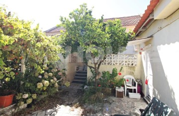 House  in Charneca de Caparica e Sobreda