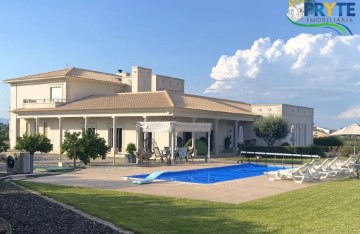 House 5 Bedrooms in Alcains