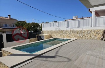 House  in Charneca de Caparica e Sobreda